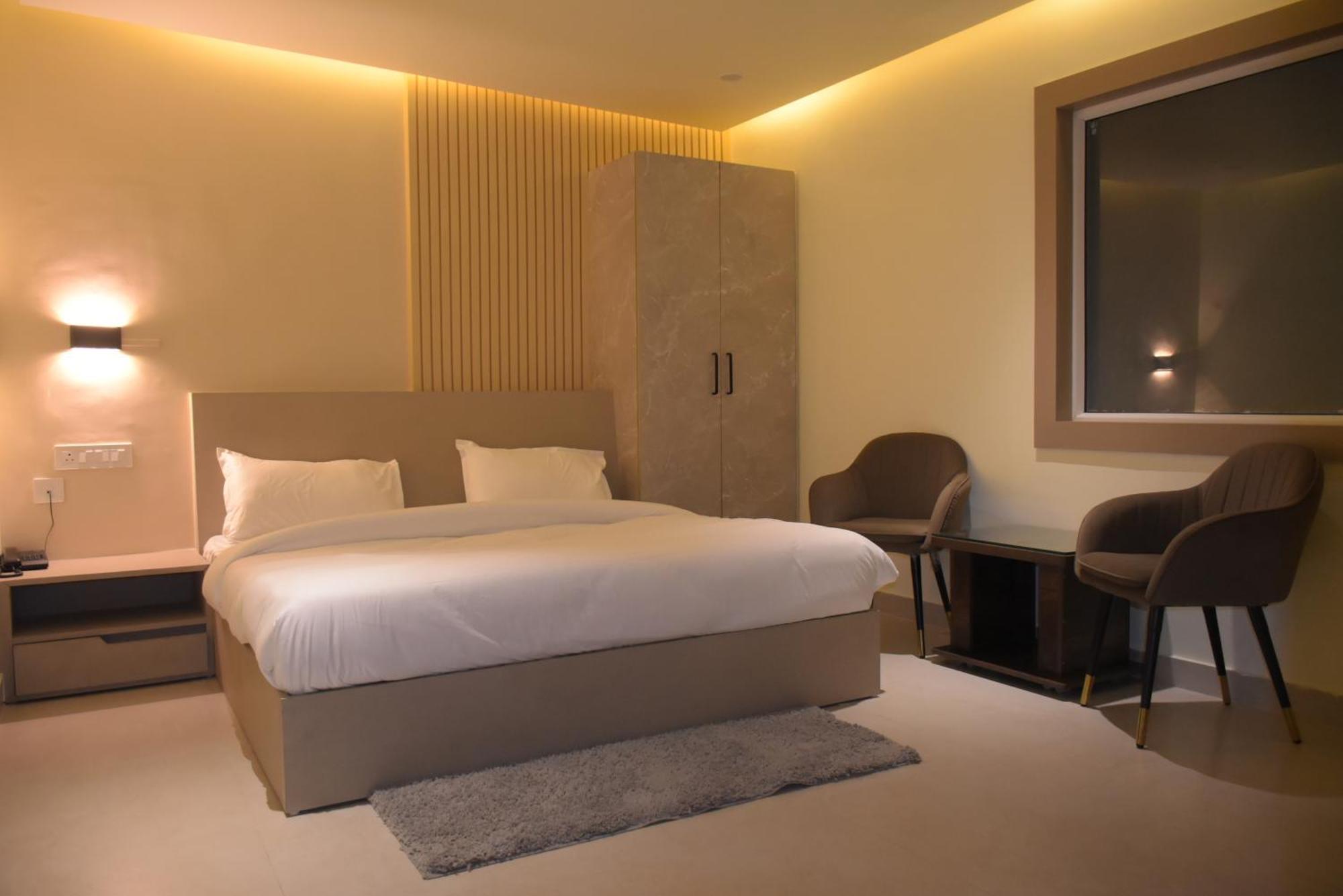 Spruce Hill Hotel & Restro Nainital Zewnętrze zdjęcie